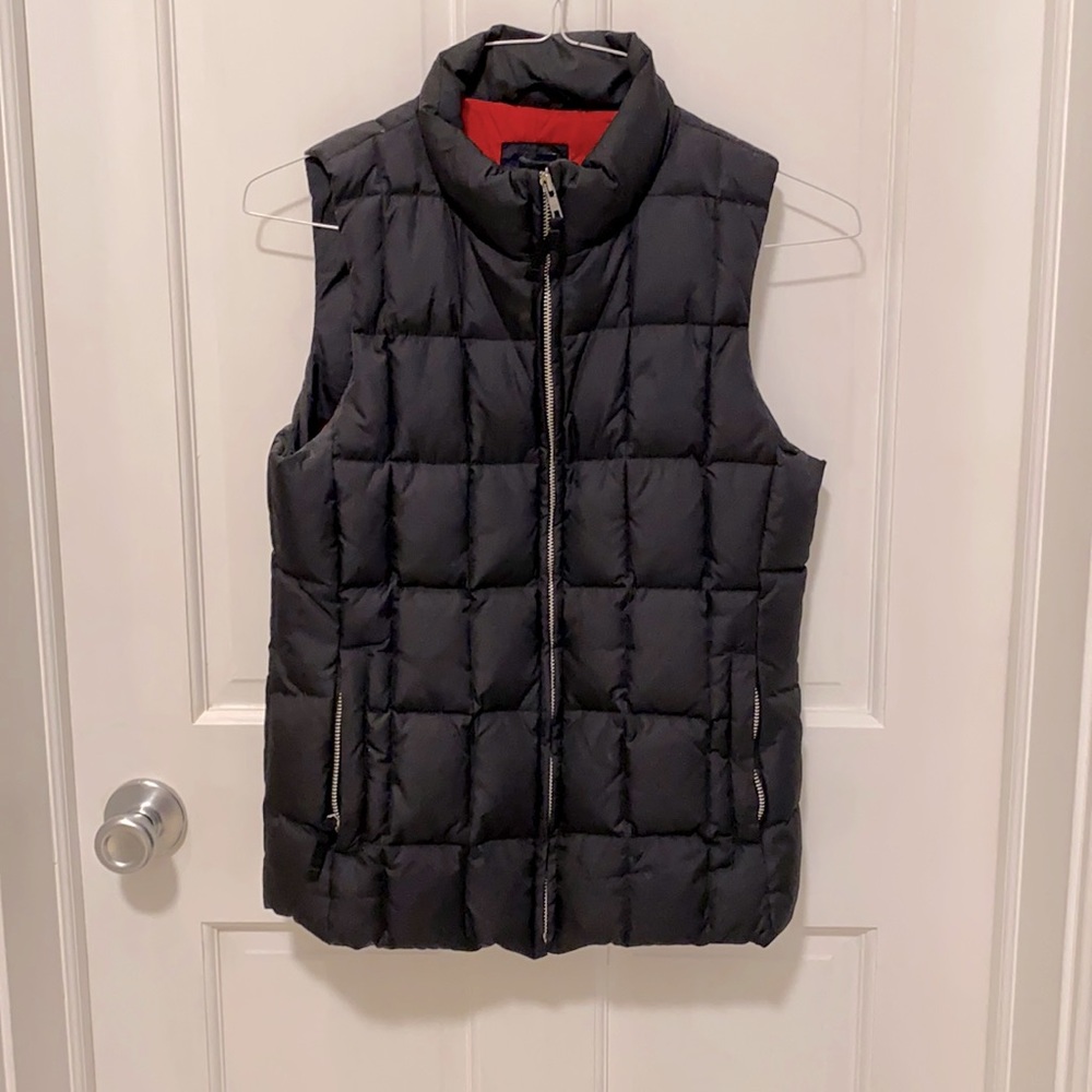 Gap Black puffer vest